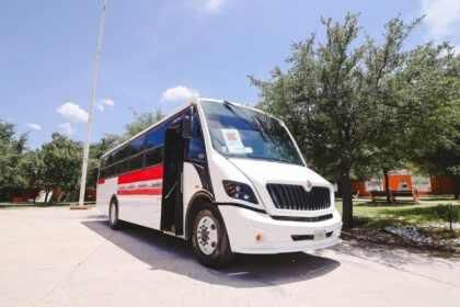 Más de 137 mil jóvenes viajan seguros en Santa Catarina con el "Santa Bus"