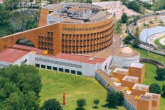 Biblioteca Raúl Rangel Frías, tres décadas de historia y arte