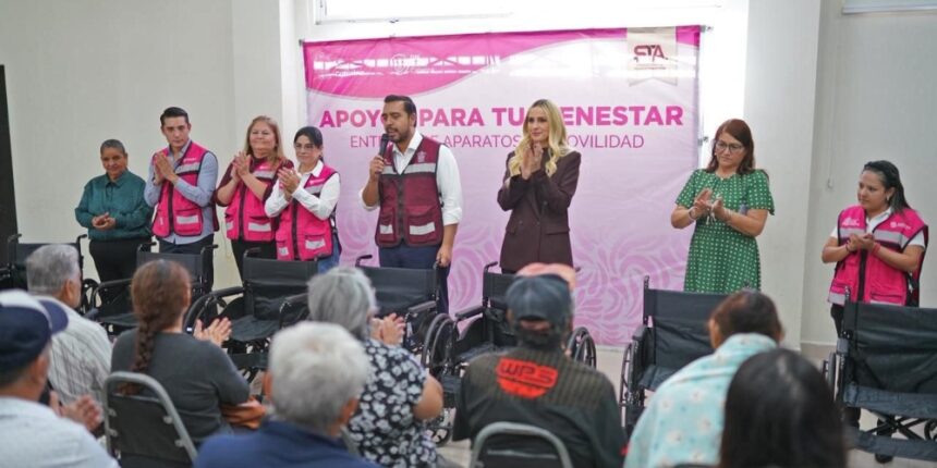 Jesús Nava y Liz Galicia benefician a más de mil 300 personas con aparatos de movilidad