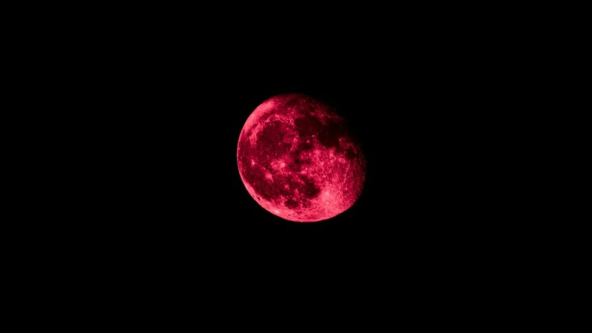 Hoy, 29 de junio, es la oportunidad perfecta para observar la Luna de Fresa en México. Aquí te contamos el horario.