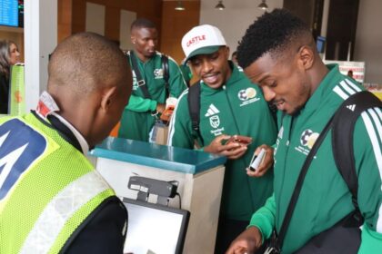 Sudáfrica llega a México tras un retraso debido a problemas de visados. Todo está listo para su concentración.