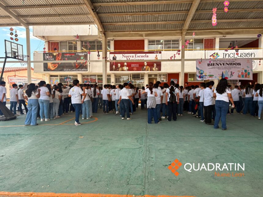 Cerca de 190 alumnos participan en un curso de inducción para conocerse y familiarizarse con su nueva secundaria.
