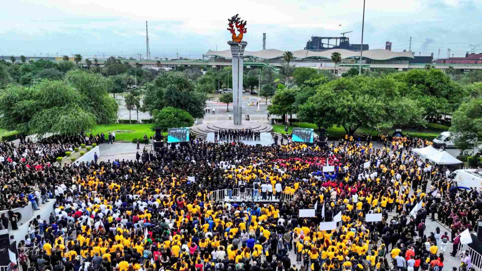 El 55 aniversario de la UANL reafirma su compromiso con la autonomía y el progreso institucional en educación superior.