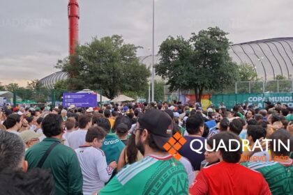La energía de los seguidores suecos y tunecinos se siente en el Parque del Agua, antes del gran partido en Monterrey.