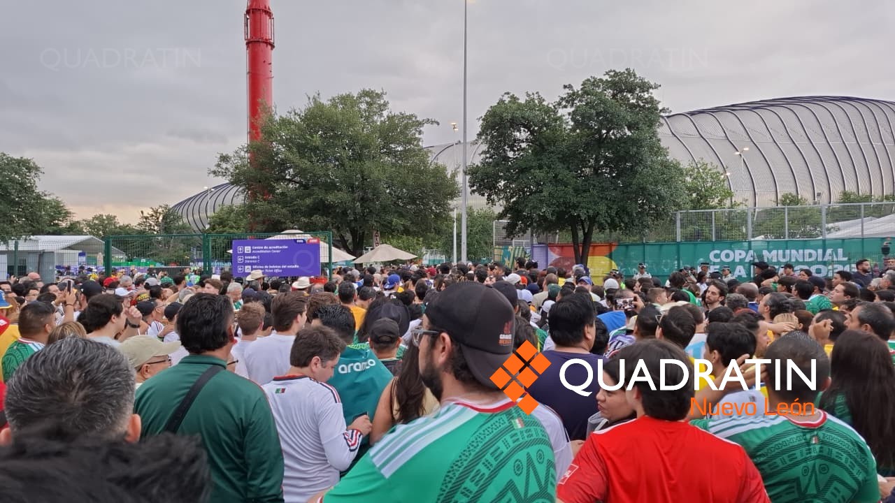 La energía de los seguidores suecos y tunecinos se siente en el Parque del Agua, antes del gran partido en Monterrey.