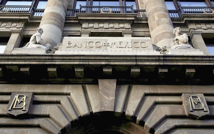 El Banco de México decide pausar los recortes a la tasa de interés a pesar de los retos inflacionarios actuales.