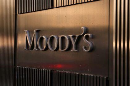 La evaluación de Moody's resalta el deterioro fiscal sostenido en México desde 2024, afectando su estabilidad económica.