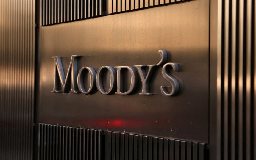 La evaluación de Moody's resalta el deterioro fiscal sostenido en México desde 2024, afectando su estabilidad económica.