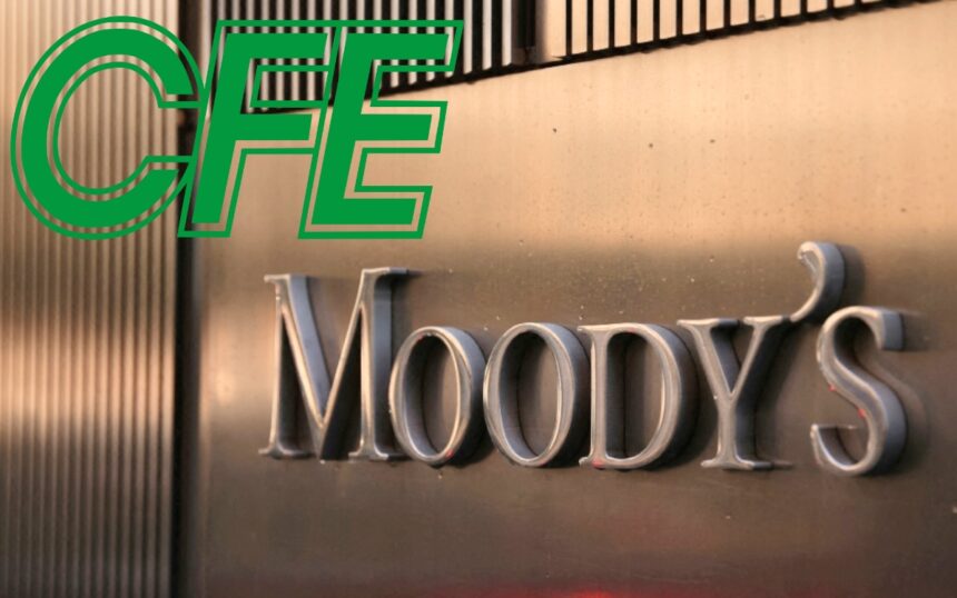 La agencia calificadora Moody's ha ajustado las calificaciones de CFE y ocho instituciones financieras, generando inquietud en el sector.
