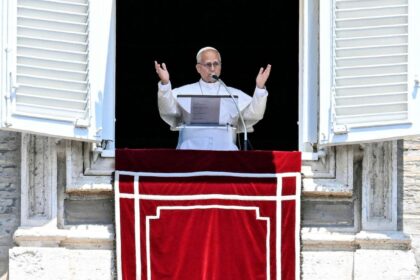 El Papa León XIV agradece a los que ayudan a Venezuela tras los sismos, destacando su ayuda económica inicial.