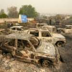 El presidente Pedro Sánchez advierte sobre la lucha intensa contra incendios forestales en medio de una ola de calor en España.