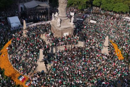Más de 500.000 turistas llegan a CDMX por el Mundial, destacando la celebración en la ciudad más allá de los partidos.