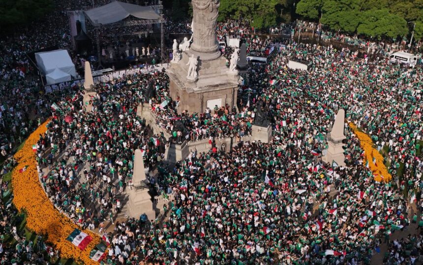 Más de 500.000 turistas llegan a CDMX por el Mundial, destacando la celebración en la ciudad más allá de los partidos.