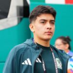 Descubre la historia de Gilberto Mora, el joven talento que está revolucionando el futbol mexicano con su notable récord.