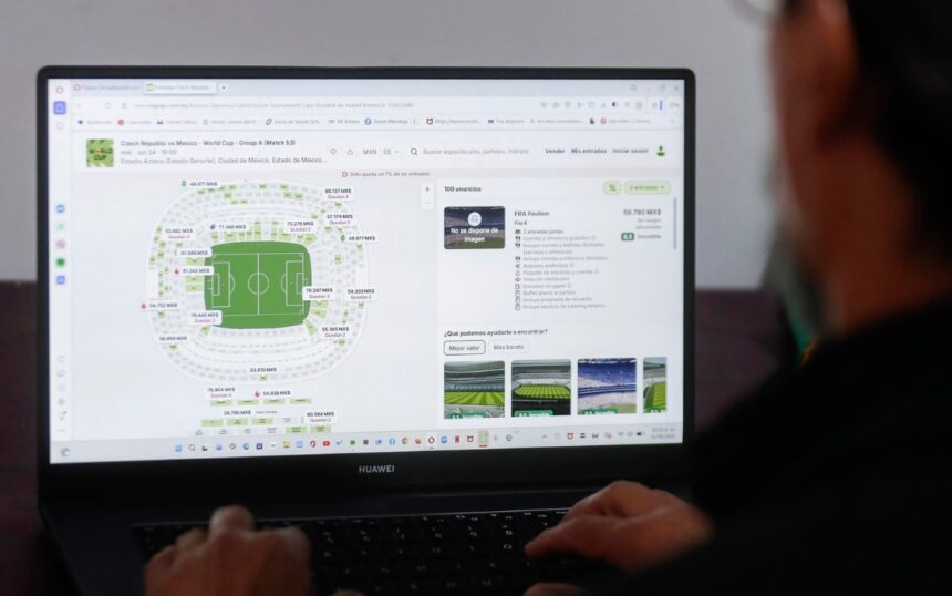 Los fraudes digitales crecen en México con el Mundial, afectando a hinchas en busca de promociones y entradas.