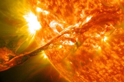 Una intensa llamarada solar de categoría X ha puesto en alerta a los especialistas del fenómeno solar, generando preocupación.