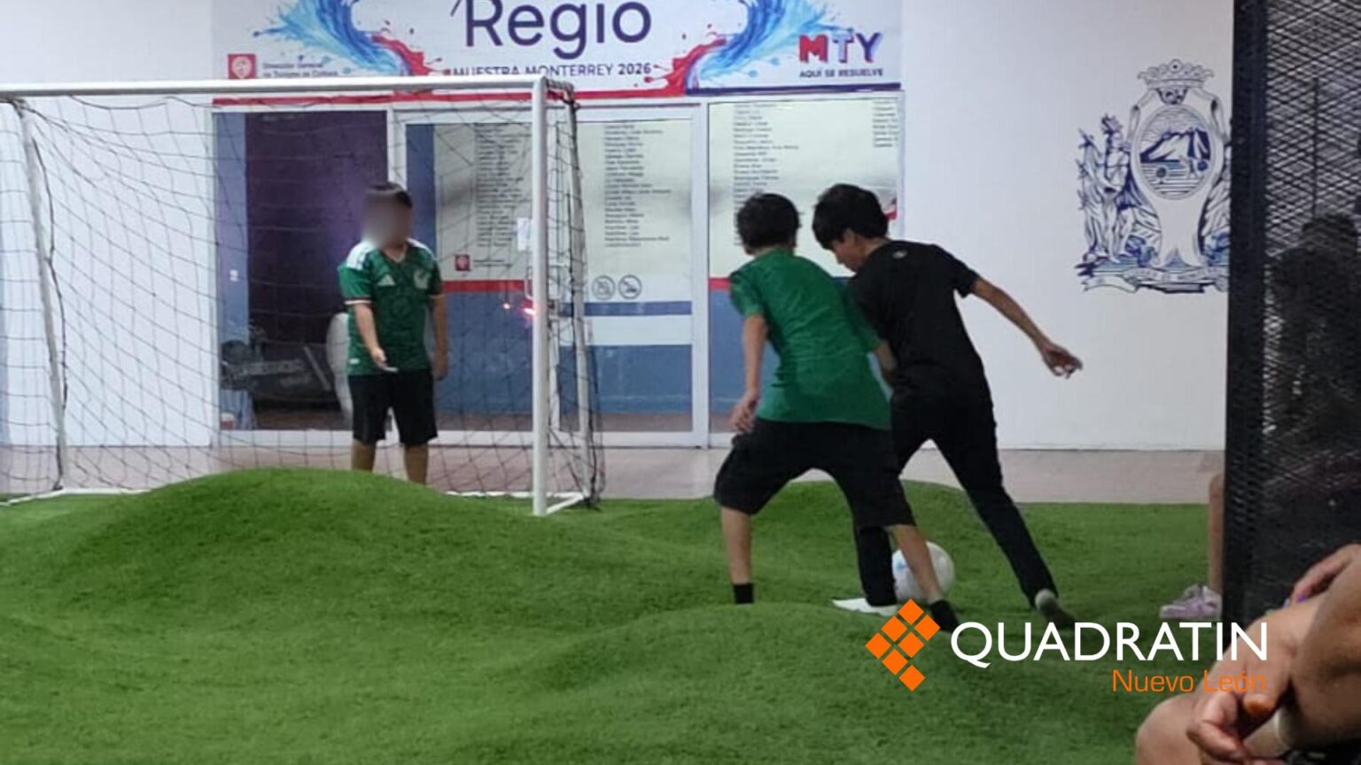 Los niños viven la emoción del Mundial en una cancha inclusiva, donde el deporte promueve la unión y la diversión.