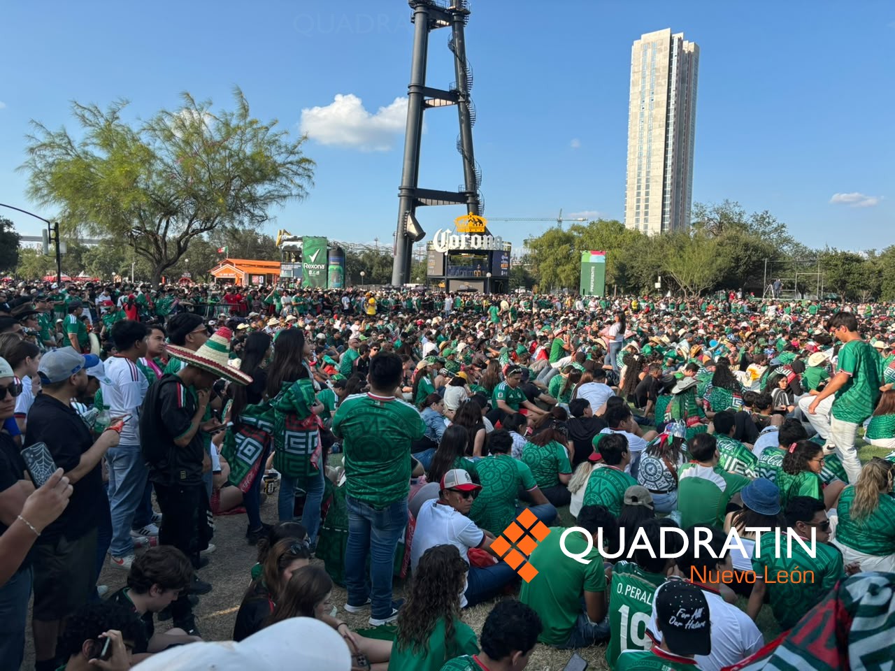 La afición regia se prepara para vivir intensamente el Fan Fest en Parque Fundidora antes de los emocionantes partidos mundialistas.