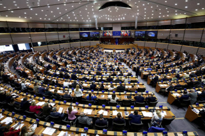 El acuerdo comercial y político entre la UE y México recibe apoyo en la Eurocámara, avanzando hacia su adopción final.