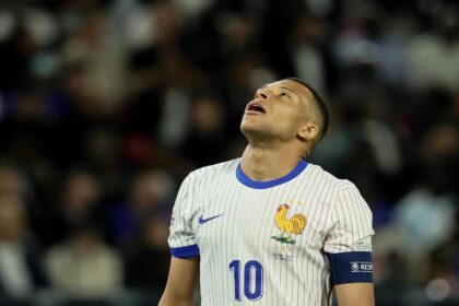 La respuesta de Francia ante la vicegobernadora argentina resalta la gravedad del racismo en el fútbol y la sociedad.