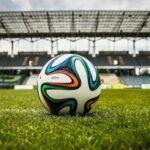 Inglaterra considera apelar la decisión que afecta a su jugador tras el cambio de la FIFA sobre la suspensión.