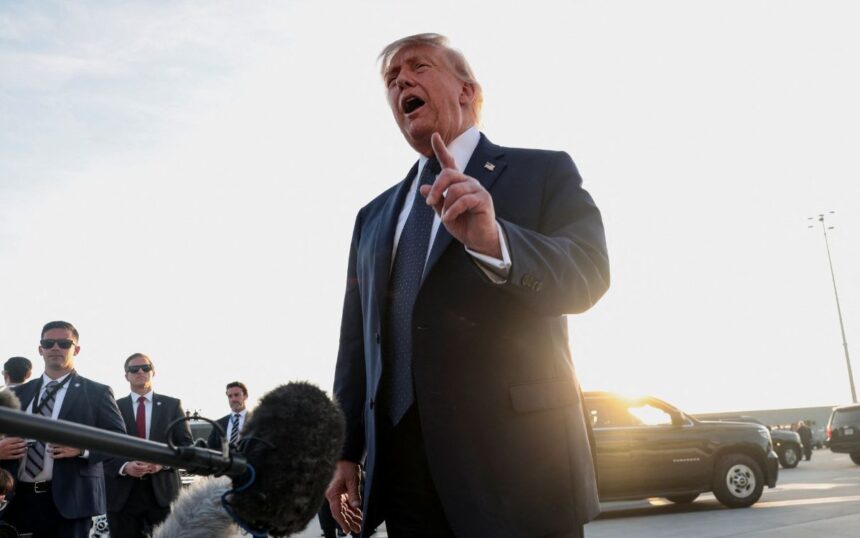 Las negociaciones del T-MEC enfrentan incertidumbre, con Trump mostrando preferencia por no mantener el acuerdo comercial.